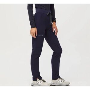 Yola high wastes Figs scrub pants